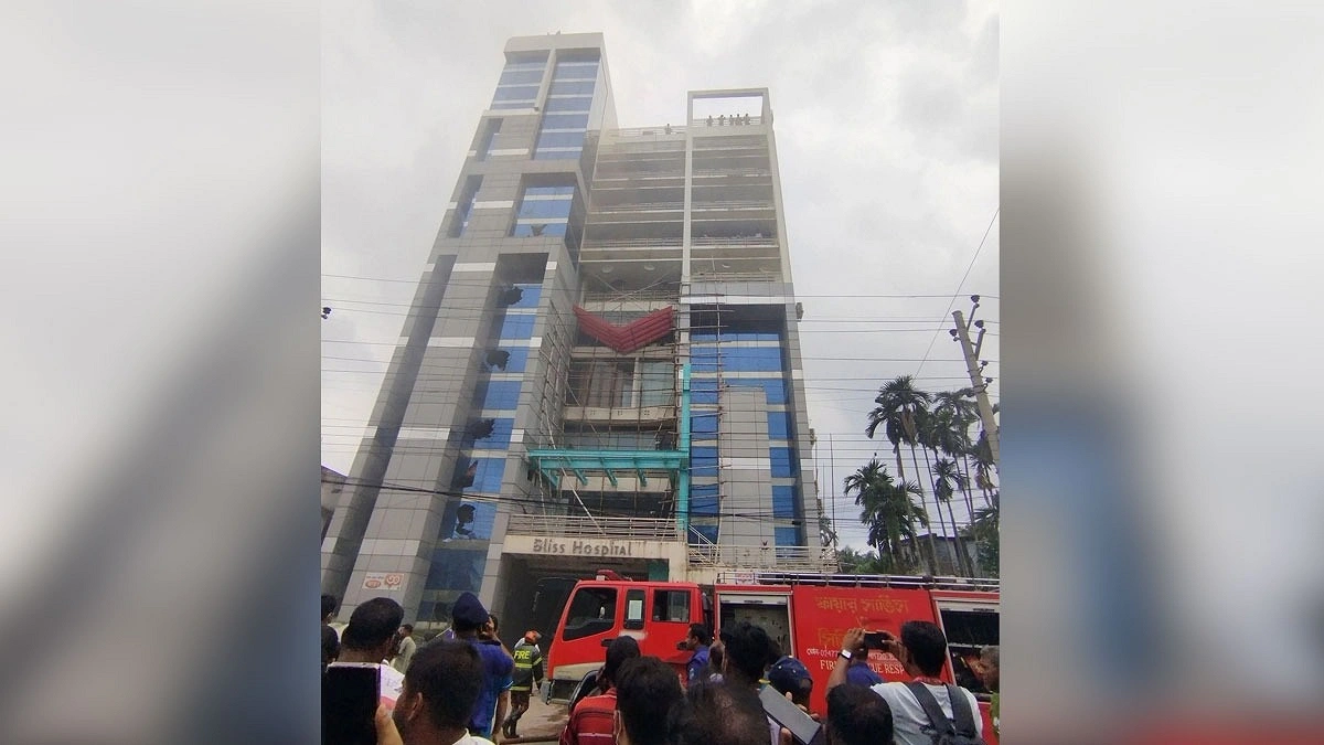 সাতক্ষীরায় ব্লিস হাসপাতালে আগুন, সরানো হয়েছে রোগীদের