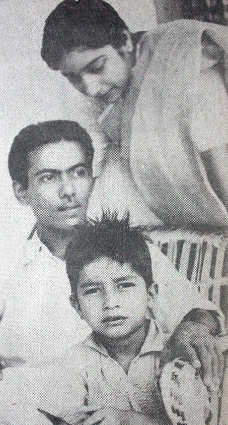 প্রথম স্ত্রী সুমিতা দেবী ও ছেলের সাথে জহির রায়হান। ছবি: সংগৃহীত