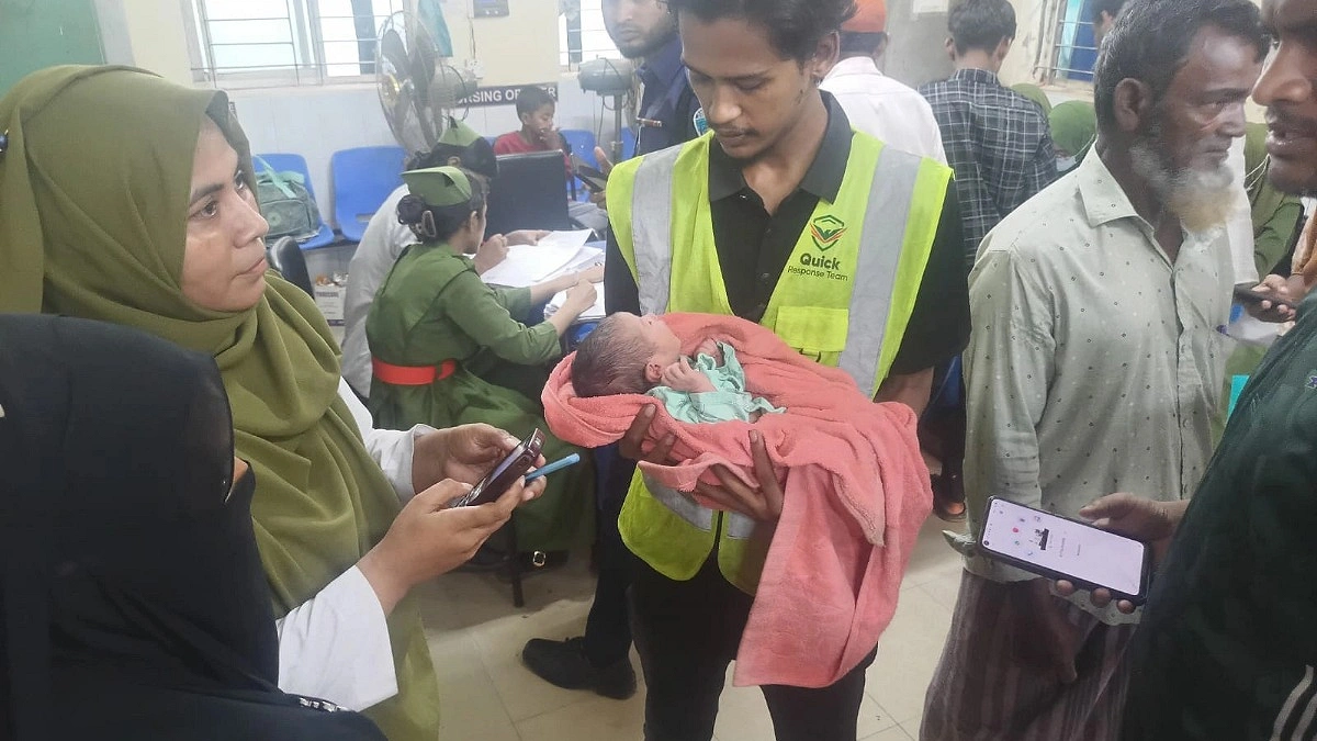 কান্নার শব্দে থমকে যান পথচারীরা, ঝোপে মিলল নবজাতক