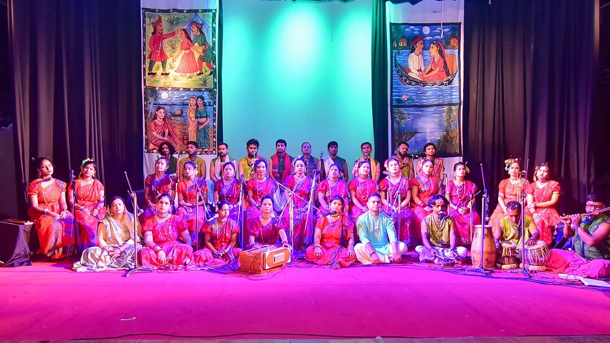কাব্যপালা মহুয়া মঞ্চে আনল প্রমা