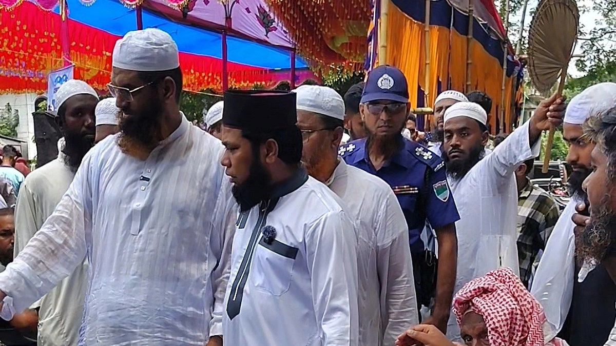 অসহায় মানুষকে স্বাবলম্বী করা নৈতিক ও ঈমানি দায়িত্ব: মামুনুল হক