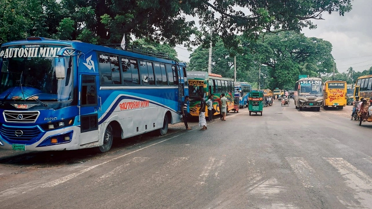 চুয়াডাঙ্গায় অভ্যন্তরীণ রুটে বাস চলাচল বন্ধ