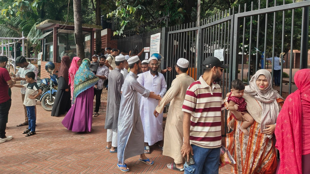 সাপ্তাহিক বন্ধে বিড়ম্বনায় জুলাই জাদুঘরের দর্শনার্থীরা