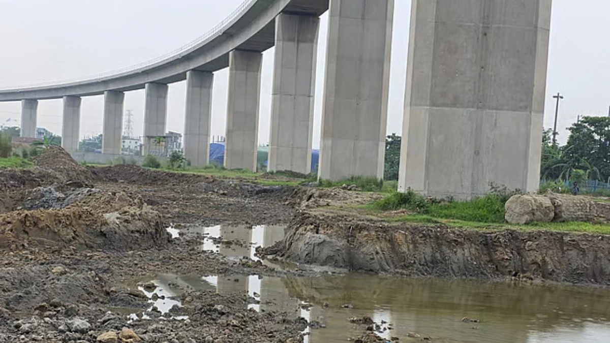 পদ্মা সেতুর পিলারের গোড়া থেকে মাটি সরানো কেন অবৈধ হবে না