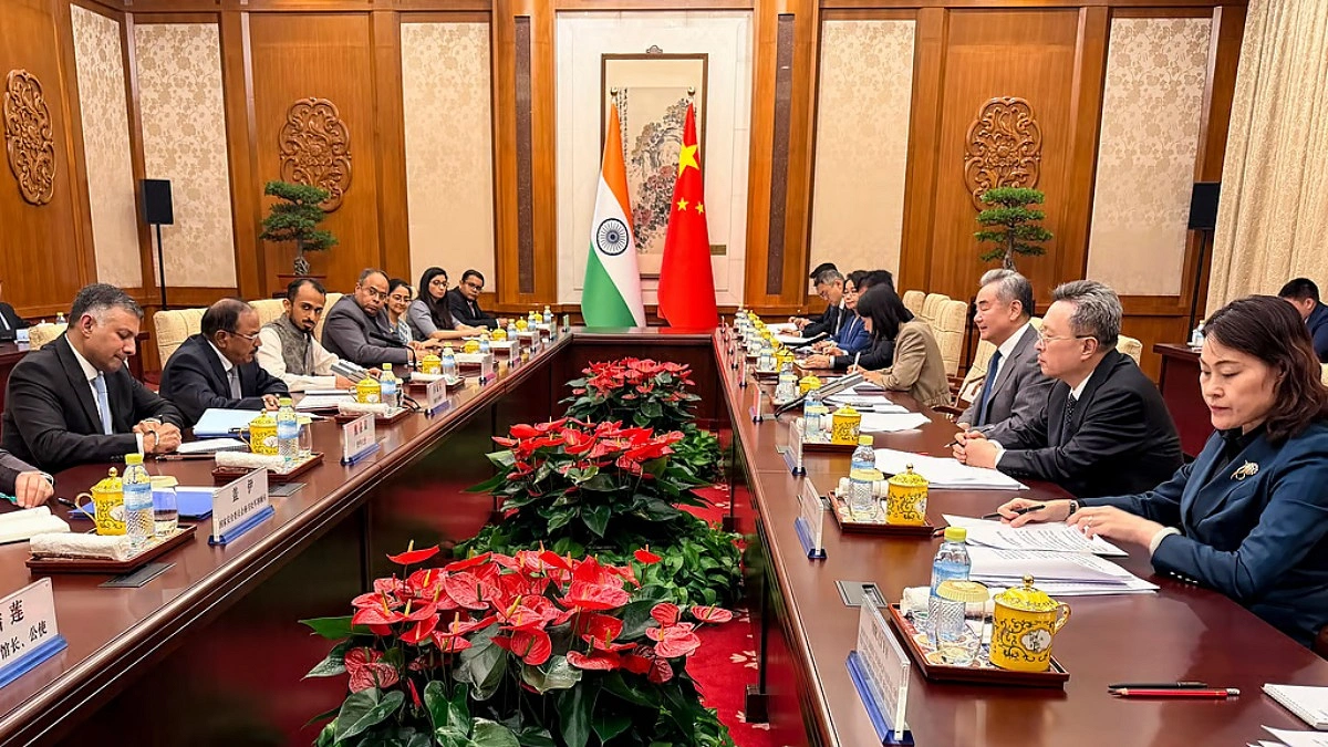 দোভাল-ওয়াং ই বৈঠক: সীমান্ত বিরোধ মেটাতে আলোচনা চালিয়ে যাবে চীন-ভারত