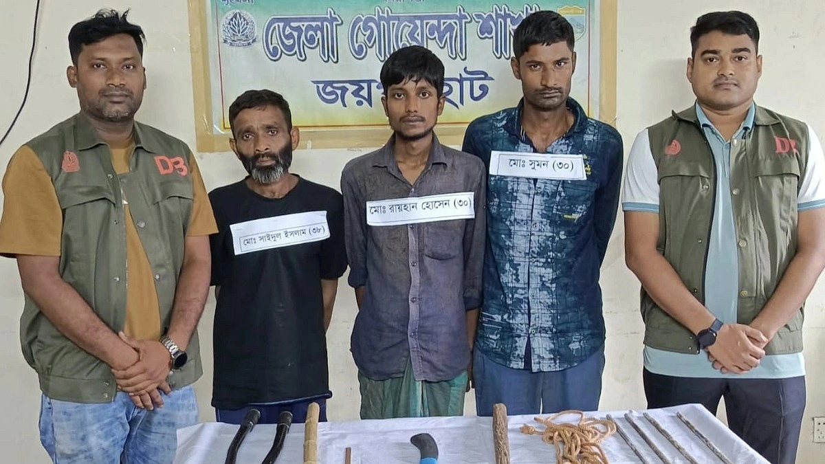 জয়পুরহাটে ডাকাতির প্রস্তুতিকালে অস্ত্রসহ গ্রেপ্তার ৩