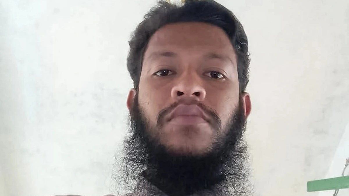 ফজরের সুন্নত নামাজের সেজদায় গিয়ে ইমামের মৃত্যু