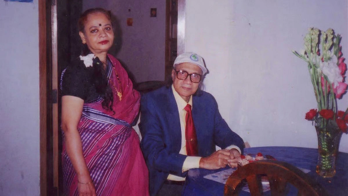 মান্নান ভাই এরপর রানু অর্থাৎ তাঁর সহধর্মিনীকে ডাকেন, আমরা খাই ও হাসাহাসি করি, এতে নাকি কবির বিশ্রাম হয়
