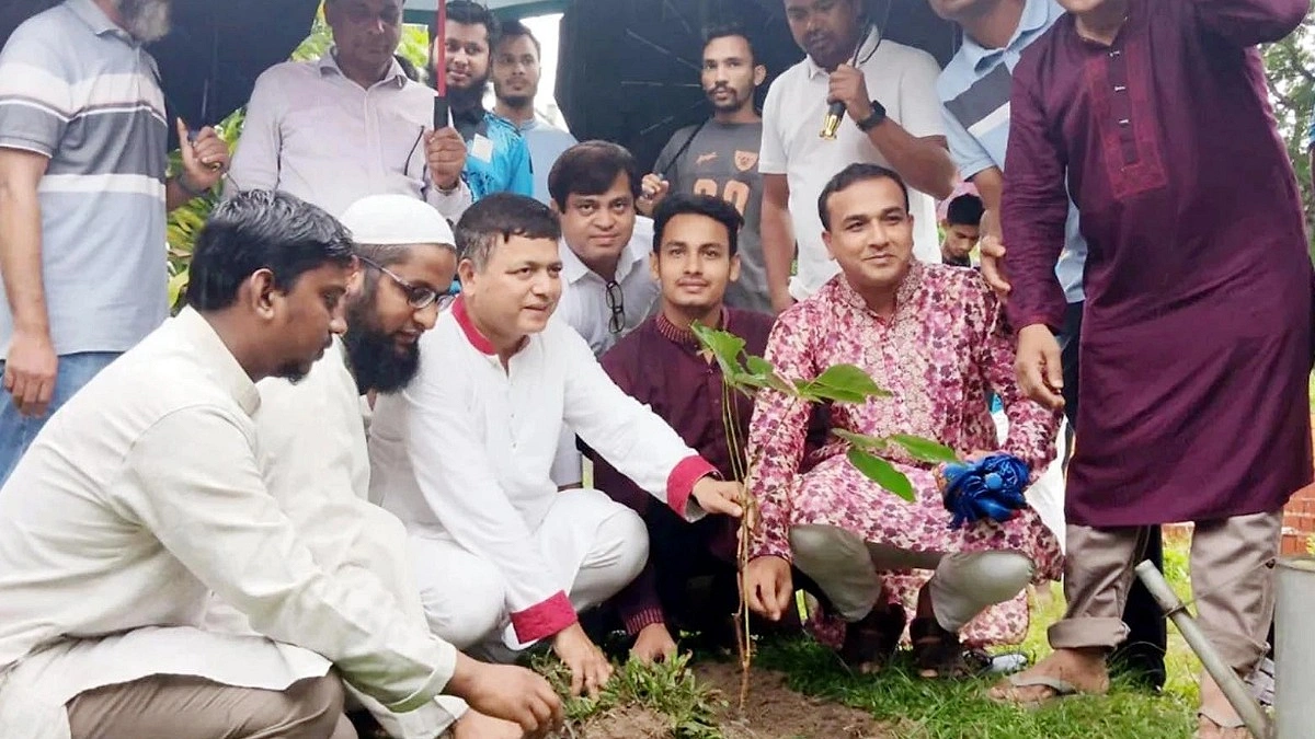 গণঅভ্যুত্থান দিবসে একমঞ্চে ছাত্রদল-শিবির