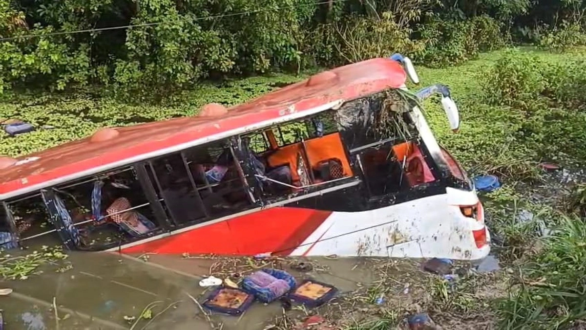 ভাঙ্গায় বাস খাদে, আহত অন্তত ২৫