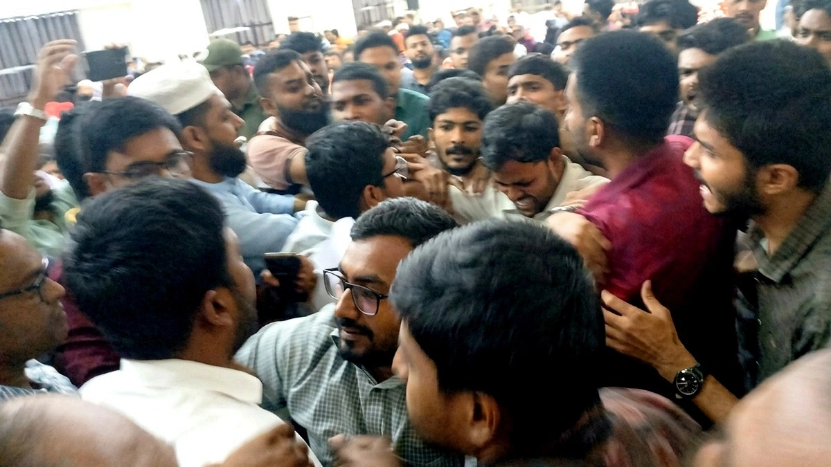 দাওয়াত না পেয়ে জুলাইয়ের অনুষ্ঠান পণ্ড করে দিল ছাত্রদল