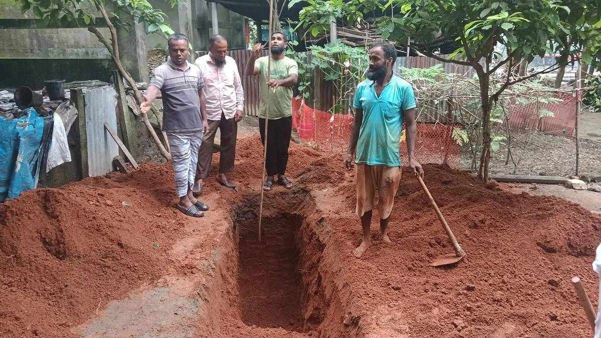 গ্যাস লাইনের ওপরের স্থাপনা সরিয়ে দিল তিতাস কর্তৃপক্ষ
