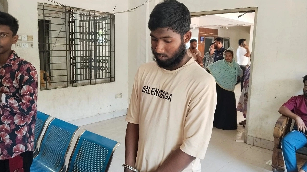 মাদ্রাসায় শিক্ষার্থীকে একা পেয়ে ধর্ষণ, শিক্ষক গ্রেপ্তার