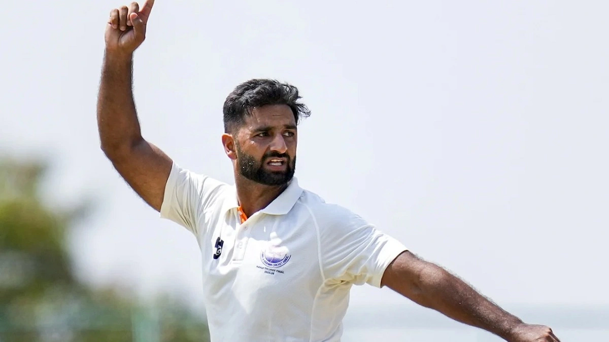 ভারতের টেস্ট দলে কাশ্মীরের আকিব নবি