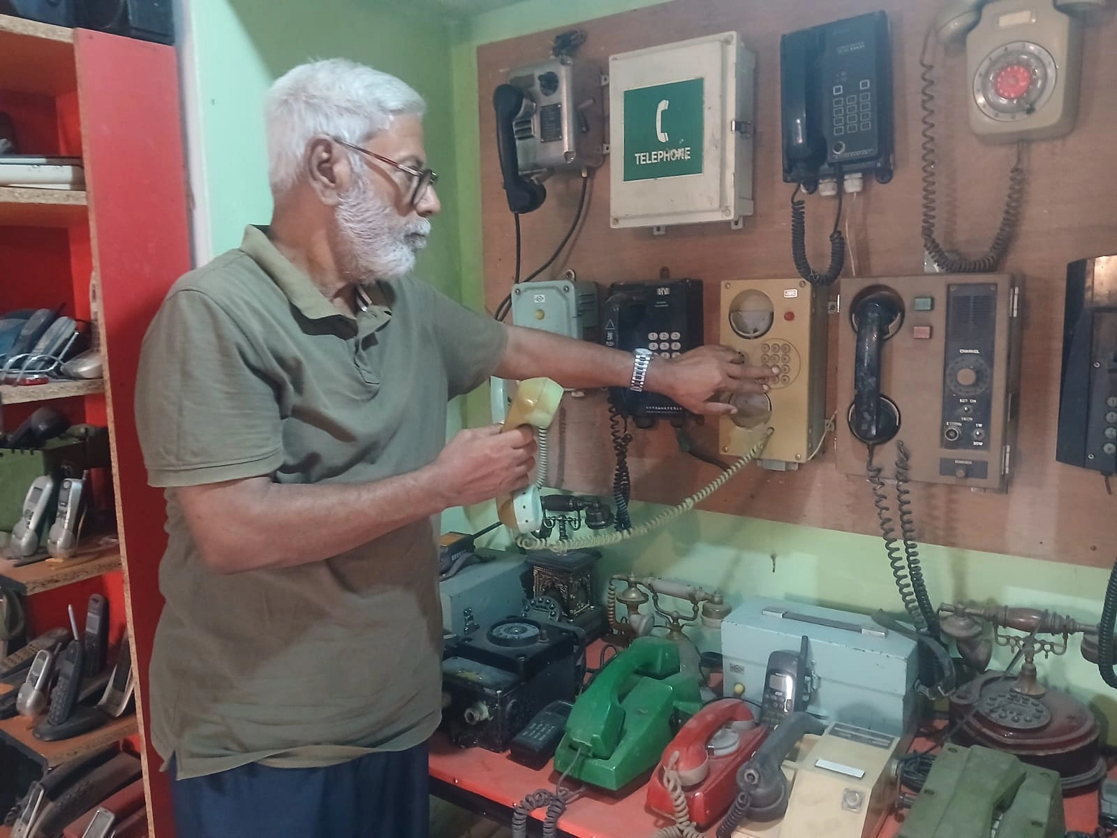 শুধুমাত্র টেলিফোন সংগ্রহে ব্যয় হয়েছে প্রায় ৩ লাখ টাকা।
