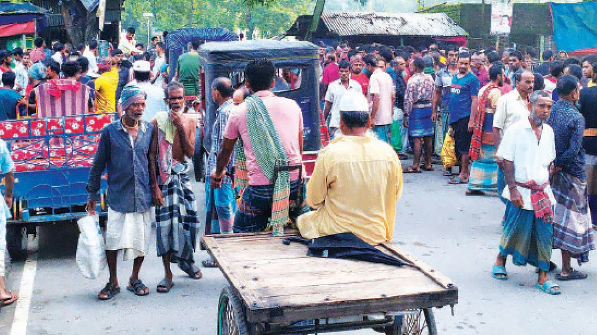 শ্রমের হাটে কাজের অপেক্ষা