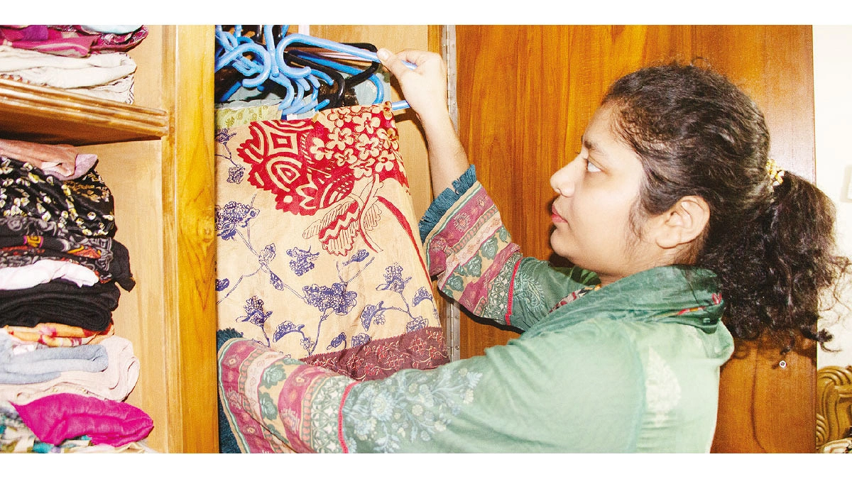 বর্ষা শেষে পোশাকের যত্ন