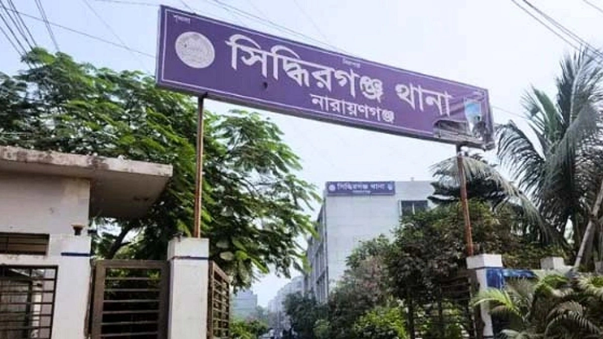 দোকানে ফার্নিচার চাপা পড়ে শিশুর মৃত্যু