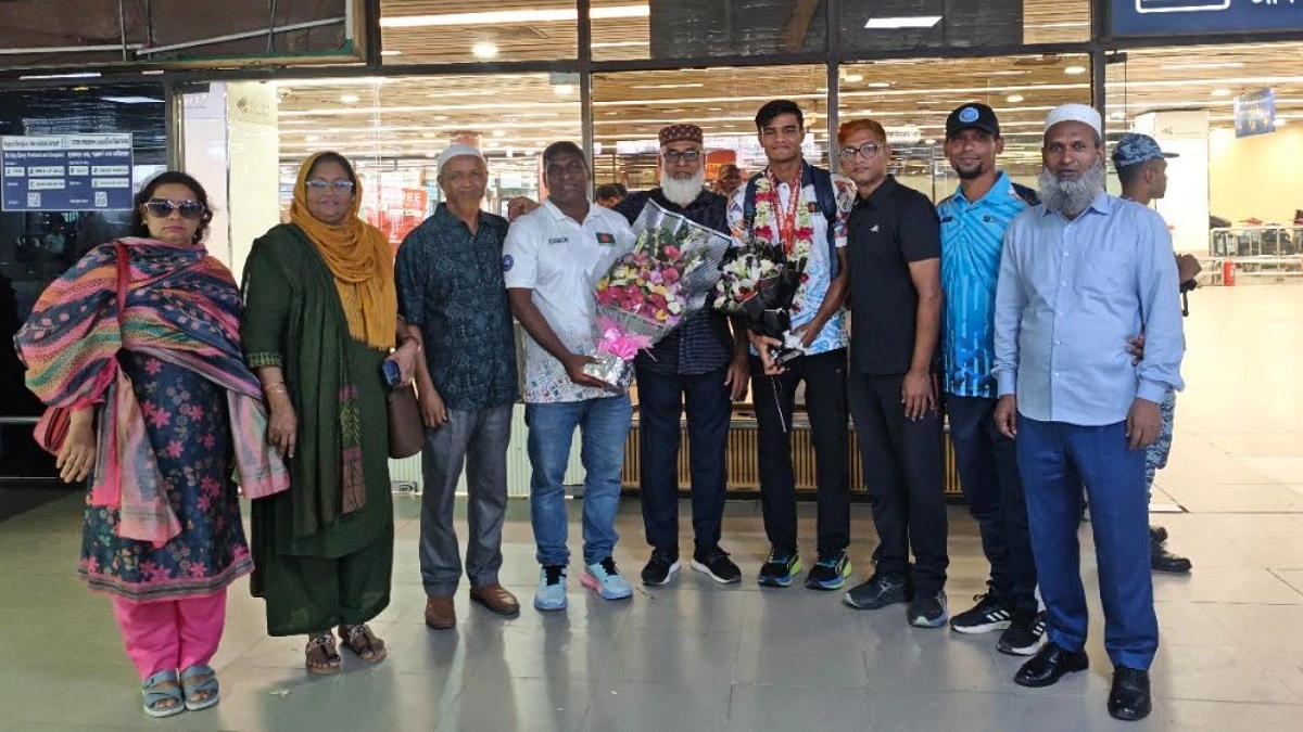 রাফিকে সাঁতার ফেডারেশনের সংবর্ধনা