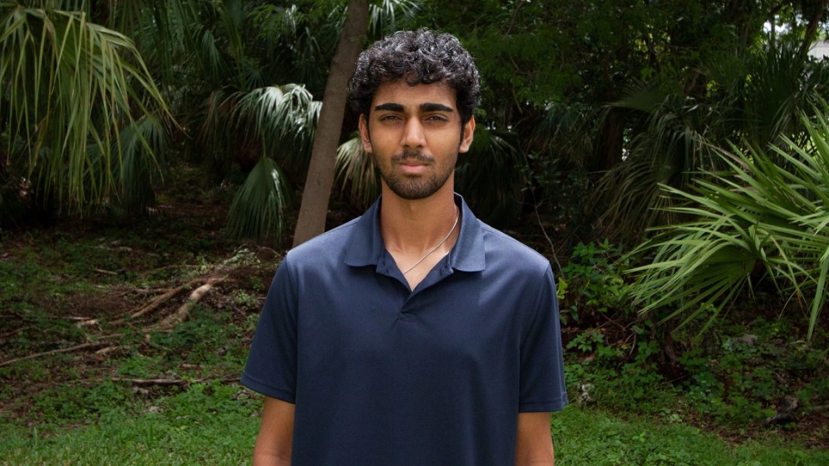 ১৮ বছরেই অধ্যাপক