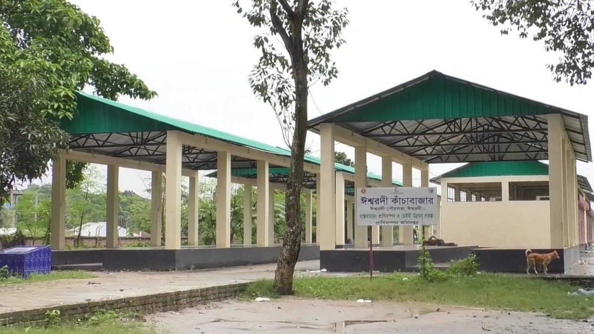 ঈশ্বরদীতে উদ্বোধনের পরও সচল হয়নি ১১ কোটি টাকার দুই মার্কেট