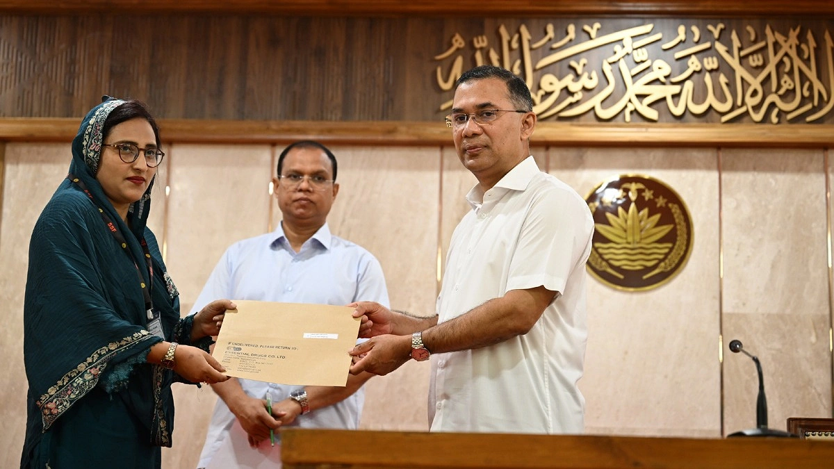স্বজনদের অনন্ত অপেক্ষার প্রহর
