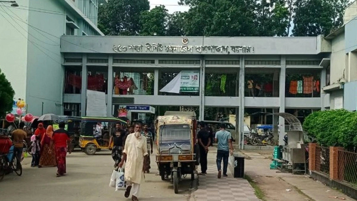 নতুন ঘরের আসবাব কিনে ফেরা হল না দম্পতির
