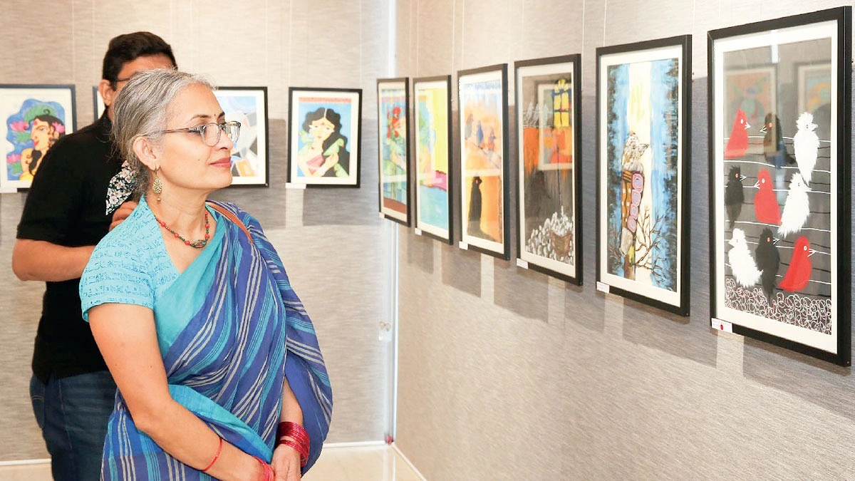 ক্যানভাসে নীরবতার দৃশ্যভাষা