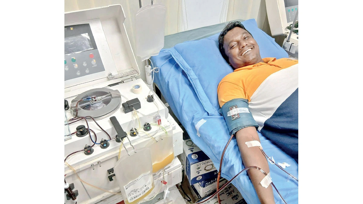নজরুল যেন রক্তের ফেরিওয়ালা