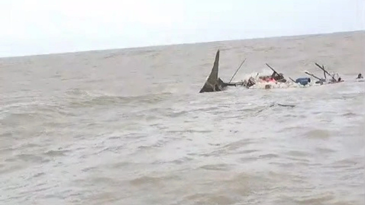 বঙ্গোপসাগরে ট্রলারডুবি, নিখোঁজ ট্রলার মেকানিক