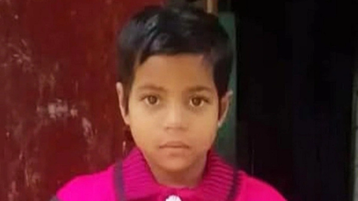 রেললাইনের পাশে পড়ে ছিল শিশুর রক্তাক্ত মরদেহ