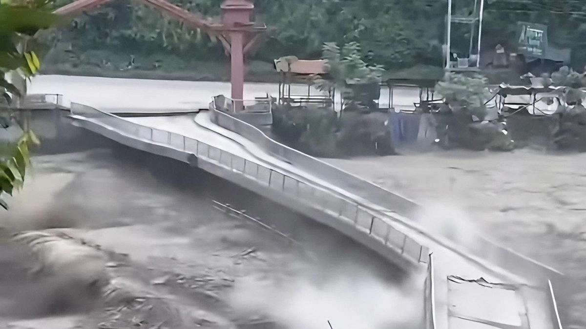 নেপালের ভয়াবহ বন্যায় নিখোঁজ দুই আইরিশ নাগরিক