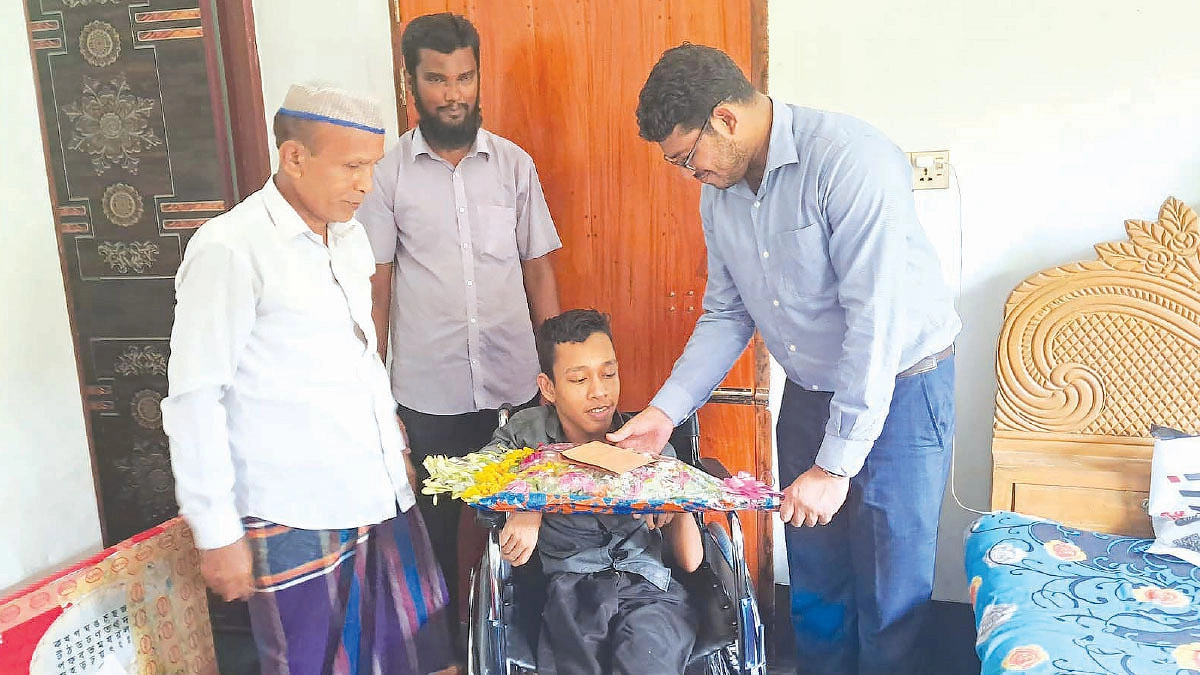 ইয়াসারের পাশে প্রশাসন