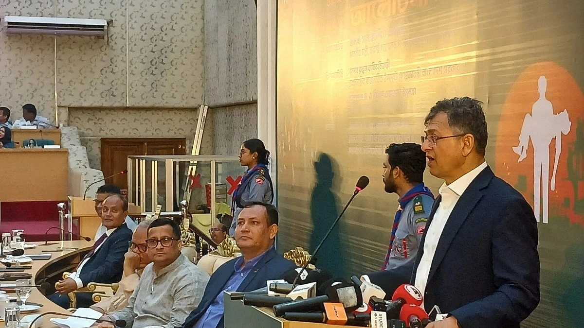 হাসিনা কার্ড আর বন্ধুত্ব বিপরীতমুখী