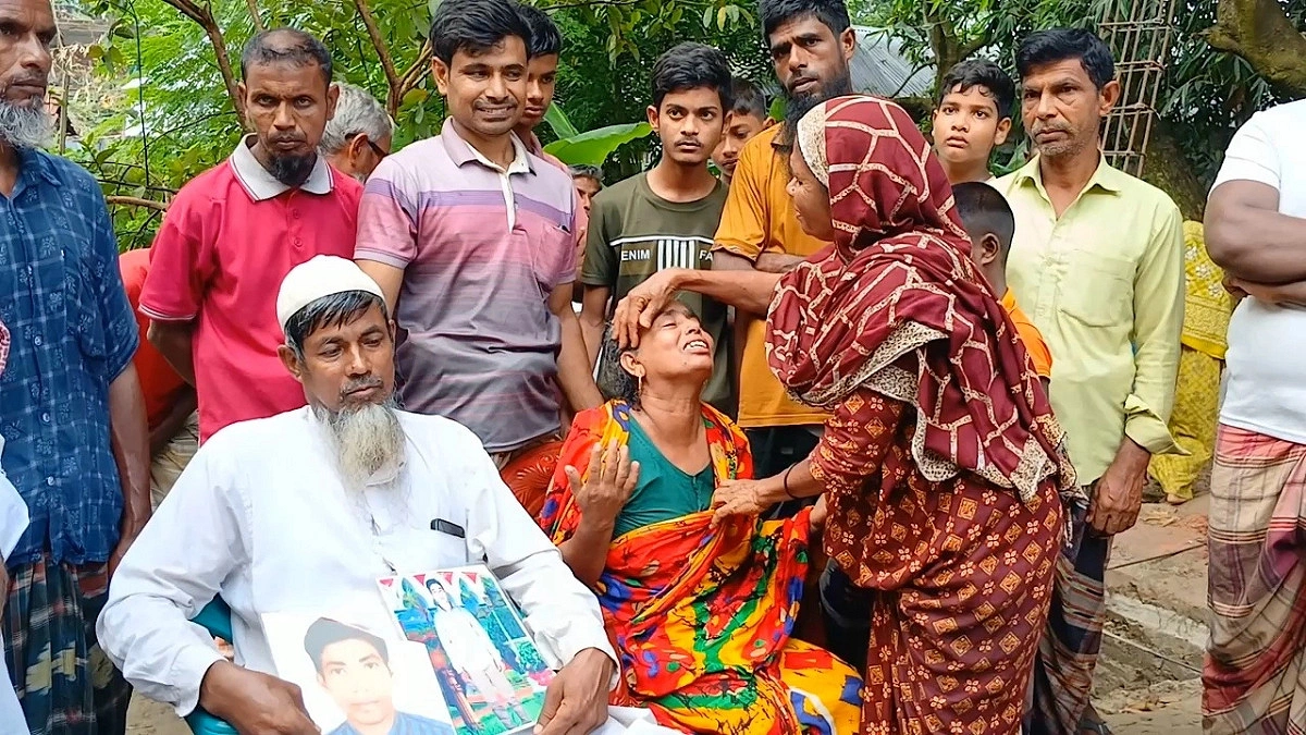 ‘চলে যাচ্ছি মা, আর কথা হবে না’