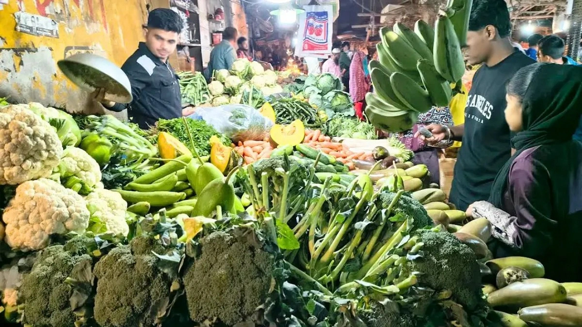 বাজারে উত্তাপ থাকলেও কমেছে মূল্যস্ফীতি