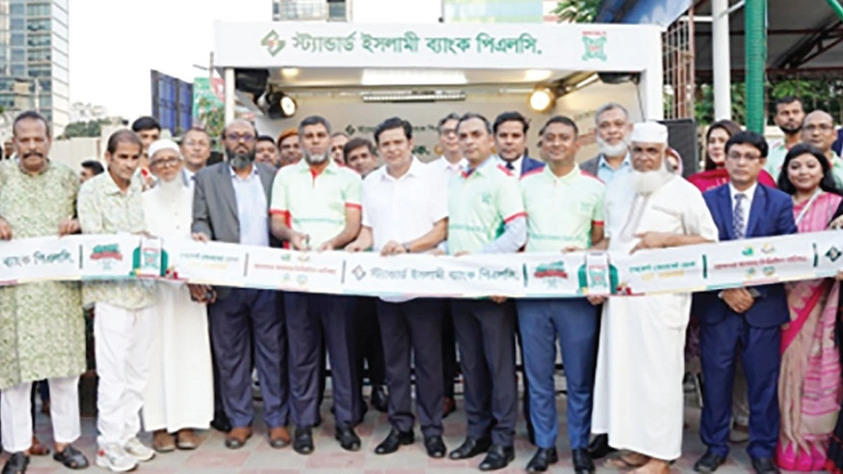 স্ট্যান্ডার্ড ইসলামী ব্যাংকের বাংলা কিউআর ও ক্যাশলেস ডিজিটাল ক্যাম্পেইন উদ্বোধন