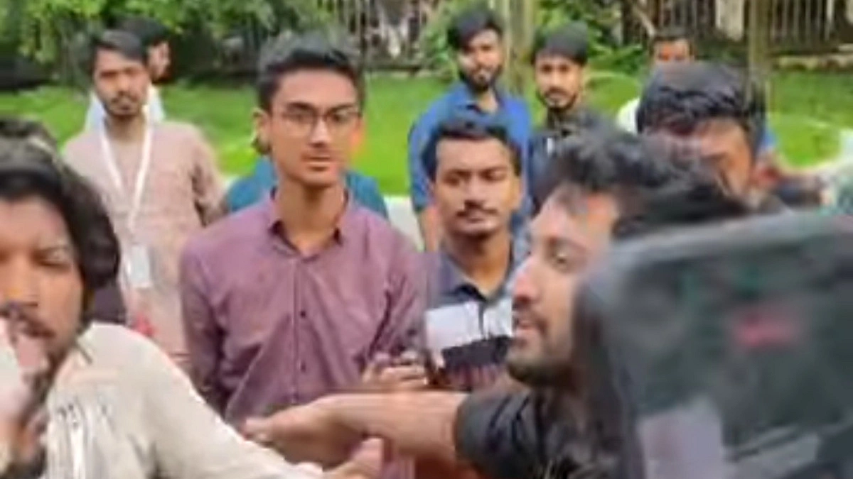 ছাত্রশক্তির প্রথম কাউন্সিলেই দুই পক্ষের হাতাহাতি