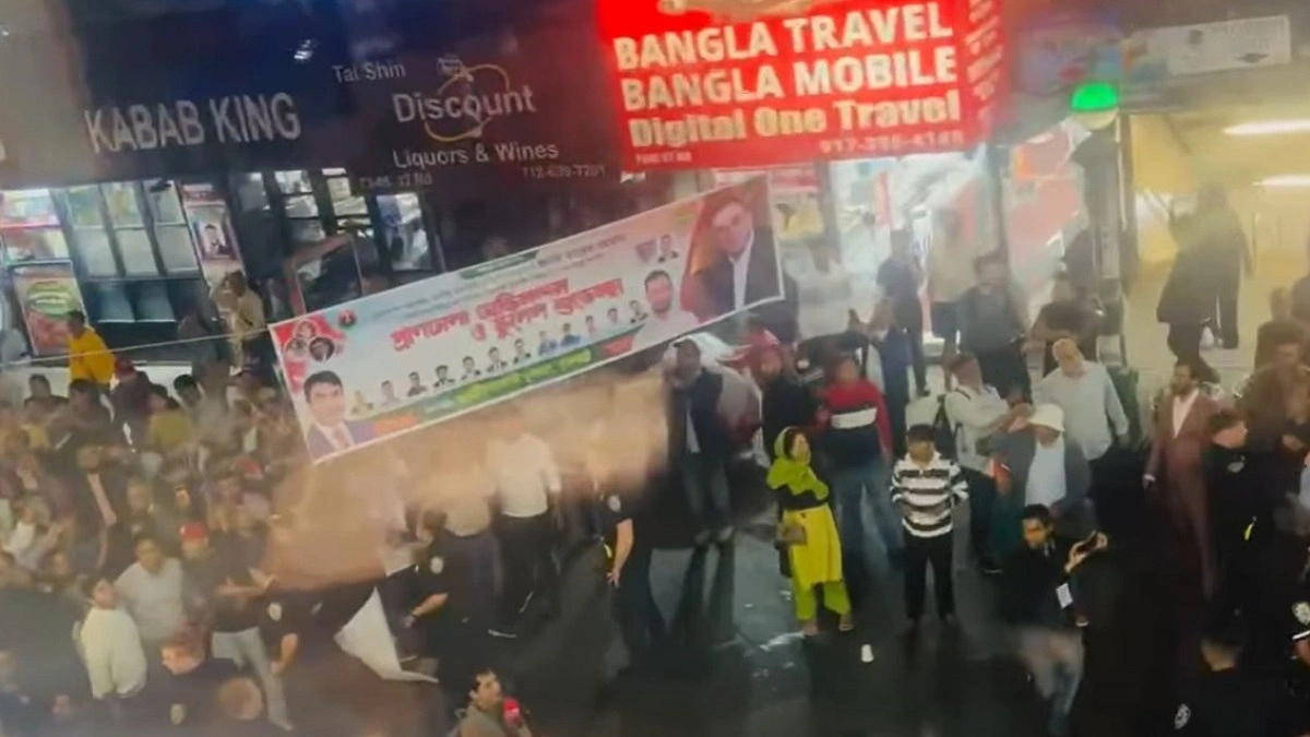 প্রধানমন্ত্রী নিউইয়র্ক পৌঁছানোর আগে জ্যাকসন হাইটসে উত্তেজনা