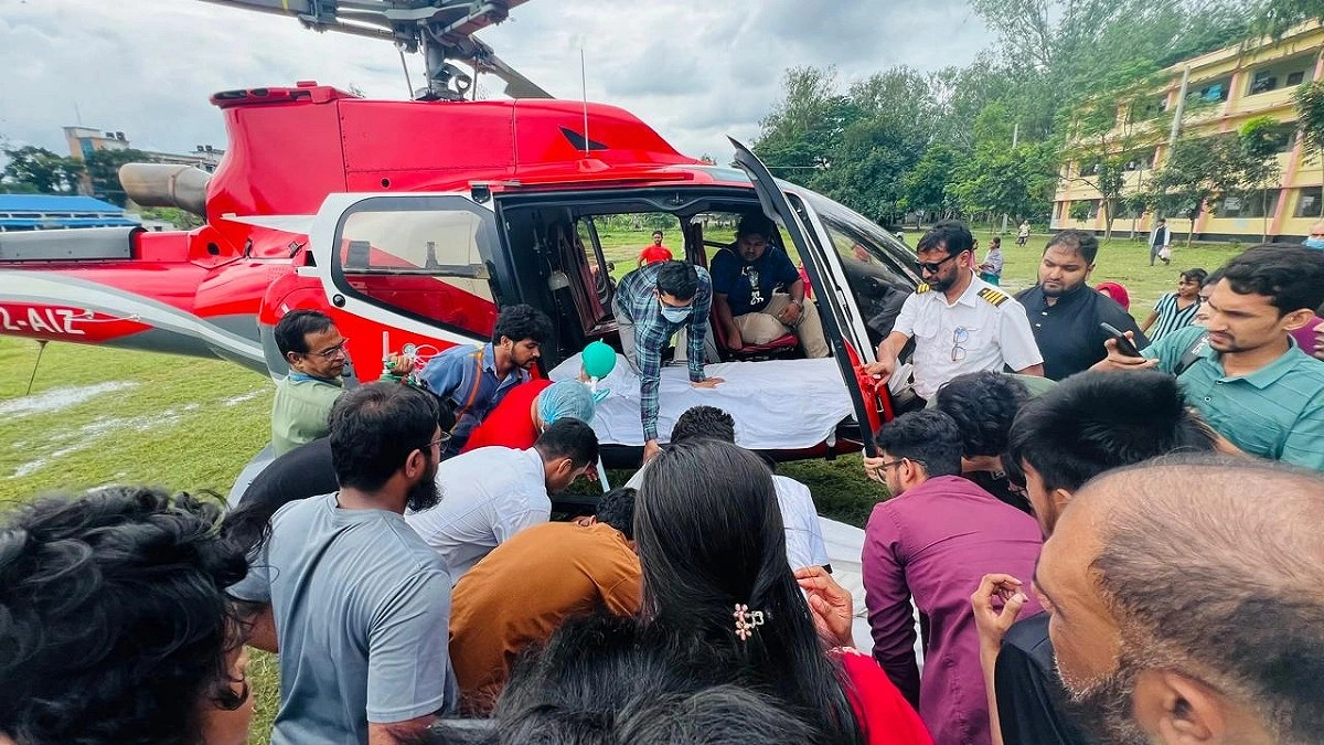 আহত রুয়েট শিক্ষার্থীকে এয়ার অ্যাম্বুলেন্সে নেওয়া হলো ঢাকায়
