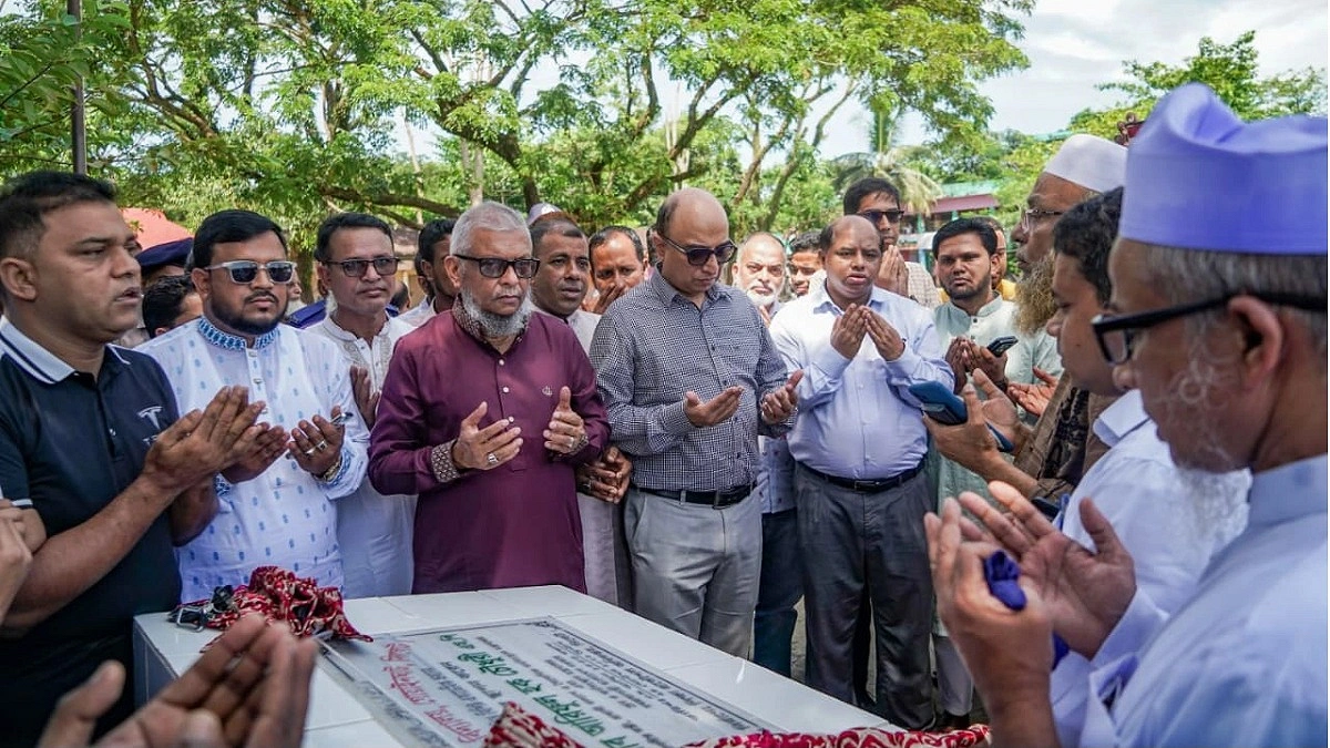 শিক্ষার্থীদের শিক্ষার পাশাপাশি কারিগরি দক্ষতা অর্জন করতে হবে: শ্রমমন্ত্রী
