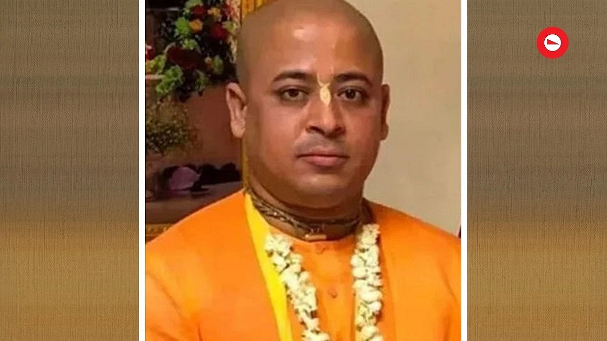 ‘মৃত্যুশয্যায়’ মা: চিন্ময়ের প্যারোলের আবেদন, কর্তৃপক্ষের ‘না’
