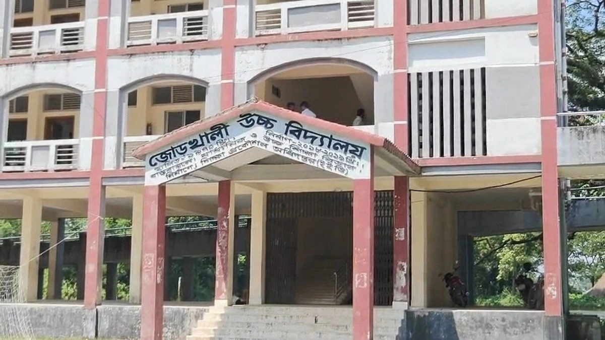 এক সপ্তাহে ৫০ শিক্ষার্থী অসুস্থ, কারণ খুঁজতে তদন্ত কমিটি