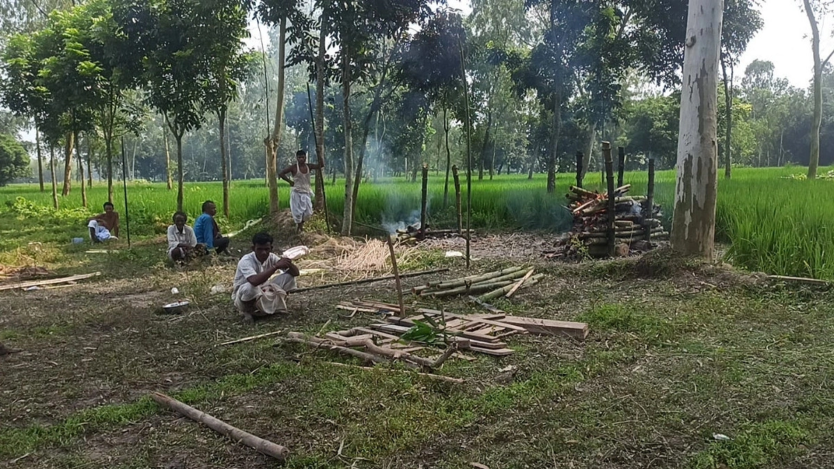 স্বামীর মৃত্যুর কয়েক ঘণ্টা পর রেললাইনে মিলল স্ত্রীর মরদেহ