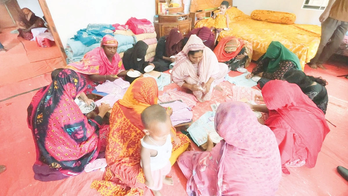 শাহনাজের হাত ধরে স্বাবলম্বী ৭০০ নারী
