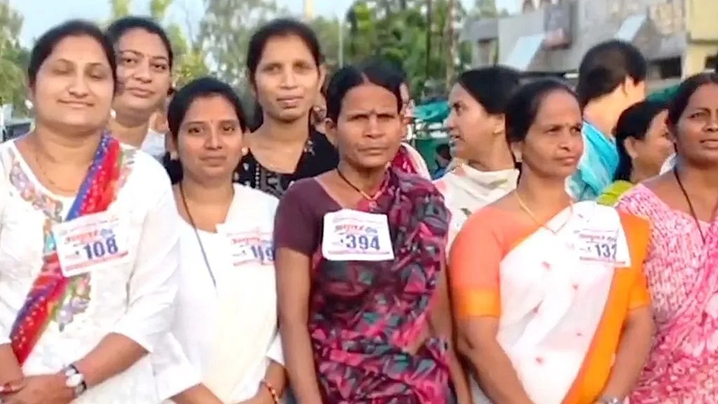 দৌড় প্রতিযোগিতার শুরুতে রামাবাই। ছবি / বিবিসি