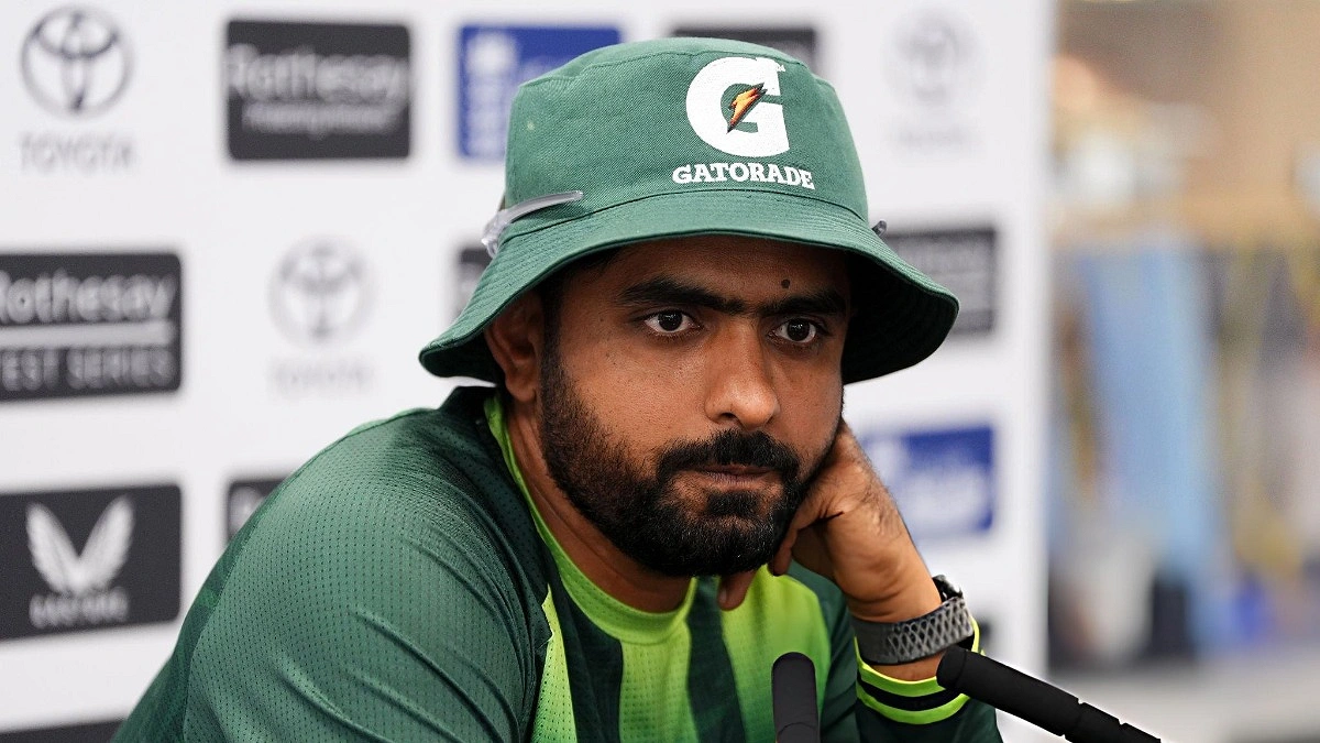 এবার জ্বরে আক্রান্ত বাবর আজম, পদত্যাগের দাবি