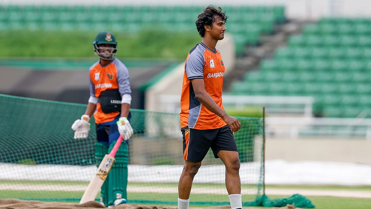 ইংল্যান্ডের কাউন্টি ক্লাব কেন্ট মাতিয়ে দেশের ডাকে সাড়া দিয়ে বাংলাদেশ দলের সঙ্গে অনুশীলনে যোগ দেন পেসার হাসান মাহমুদ।