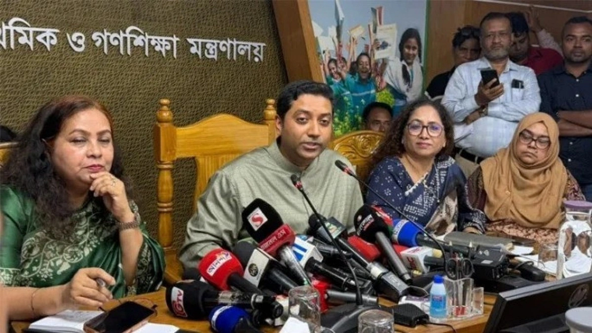প্রাথমিক শিক্ষকদের বদলি অনির্দিষ্টকালের জন্য স্থগিত