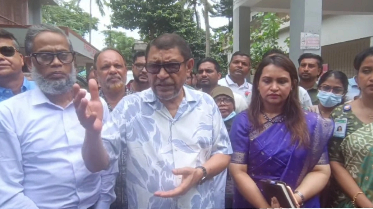 সরকারি হাসপাতালের সামনে ক্লিনিকের অনুমোদন নয়: স্বাস্থ্যমন্ত্রী